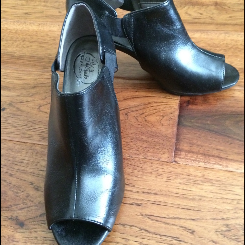 Life Stride bootie heals